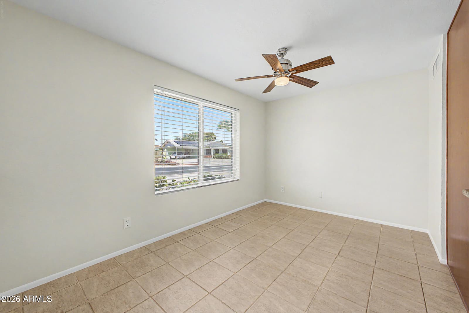 11837 N 22ND Place, Phoenix, AZ 85028 — photo 10 of 34