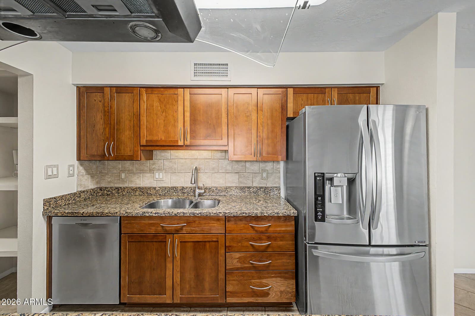 11837 N 22ND Place, Phoenix, AZ 85028 — photo 13 of 34