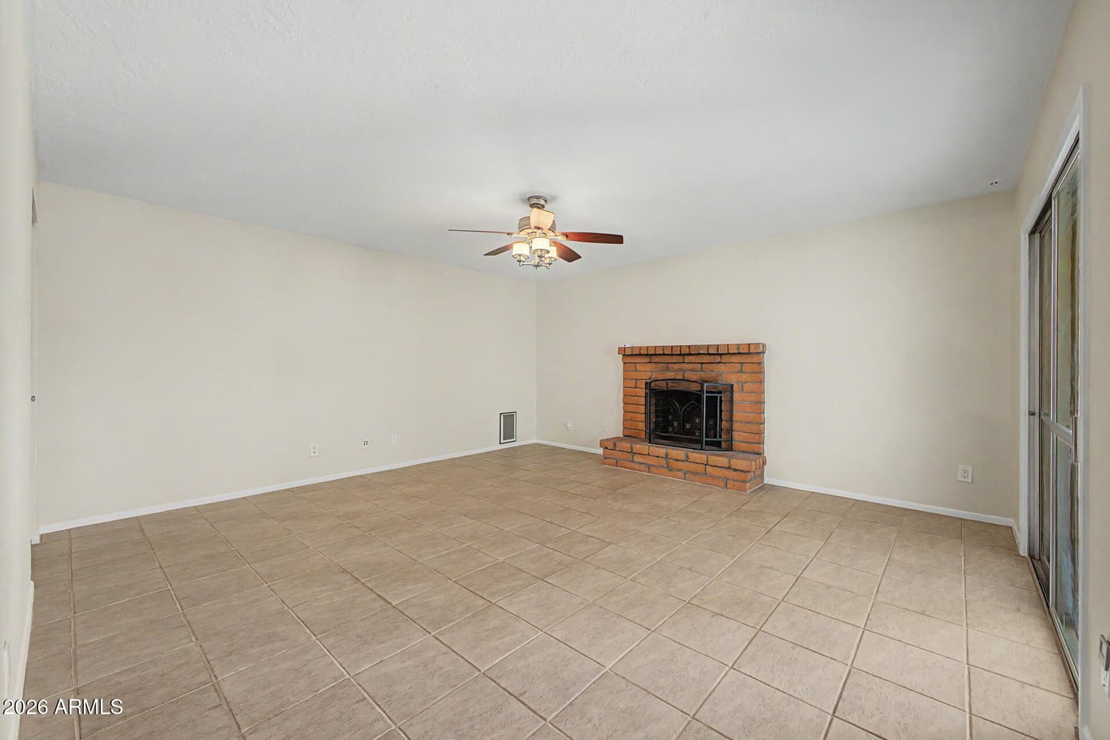 11837 N 22ND Place, Phoenix, AZ 85028 — photo 14 of 34