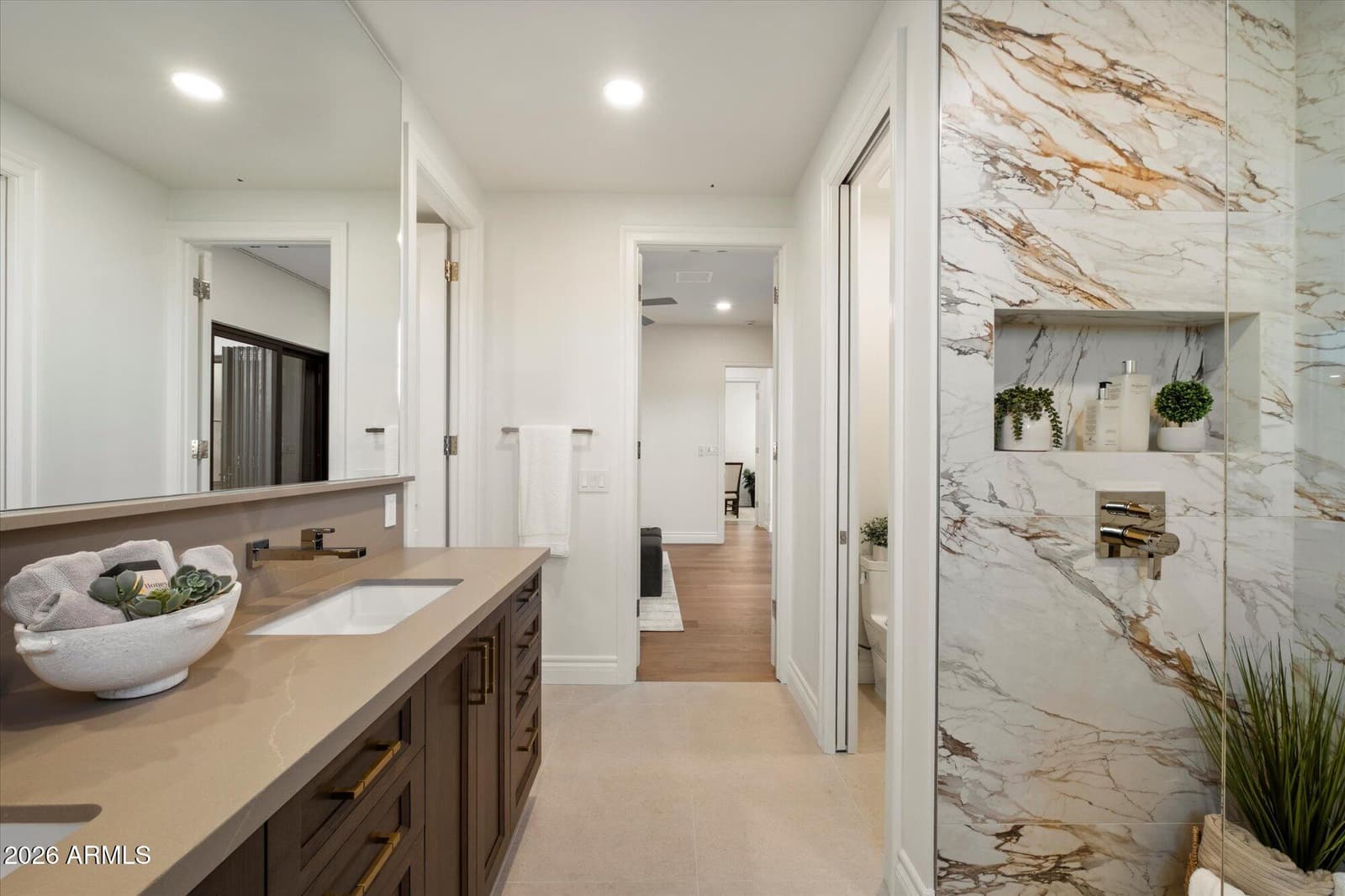 5642 N SCOTTSDALE Road, Paradise Valley, AZ 85253 — photo 19 of 32
