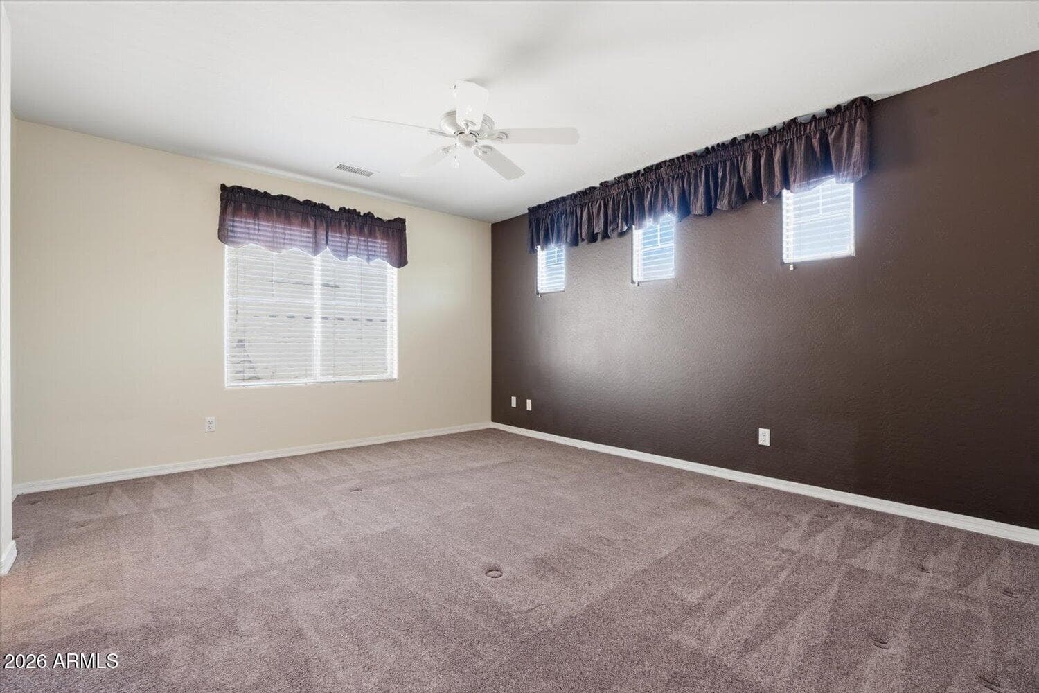 1945 W BUSONI Place, Phoenix, AZ 85023 — photo 11 of 15