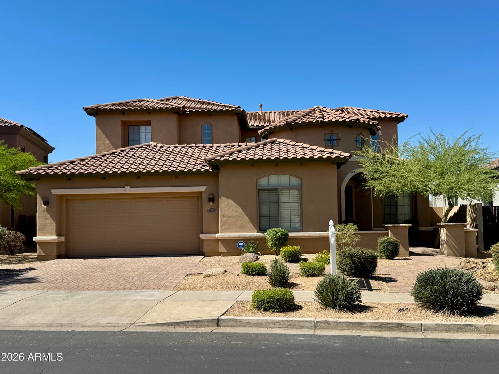 2009 W GLORIA Lane, Phoenix, AZ 85085 — photo 2 of 72