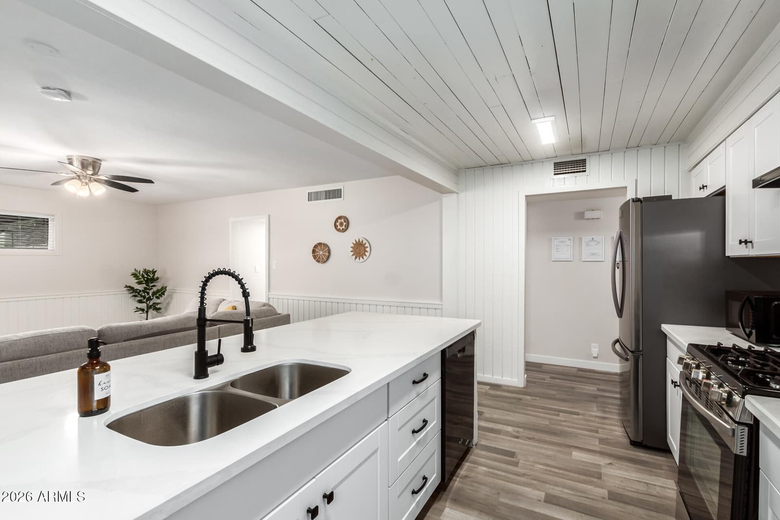 21 E ALAMEDA Drive, Tempe, AZ 85282 — photo 12 of 26