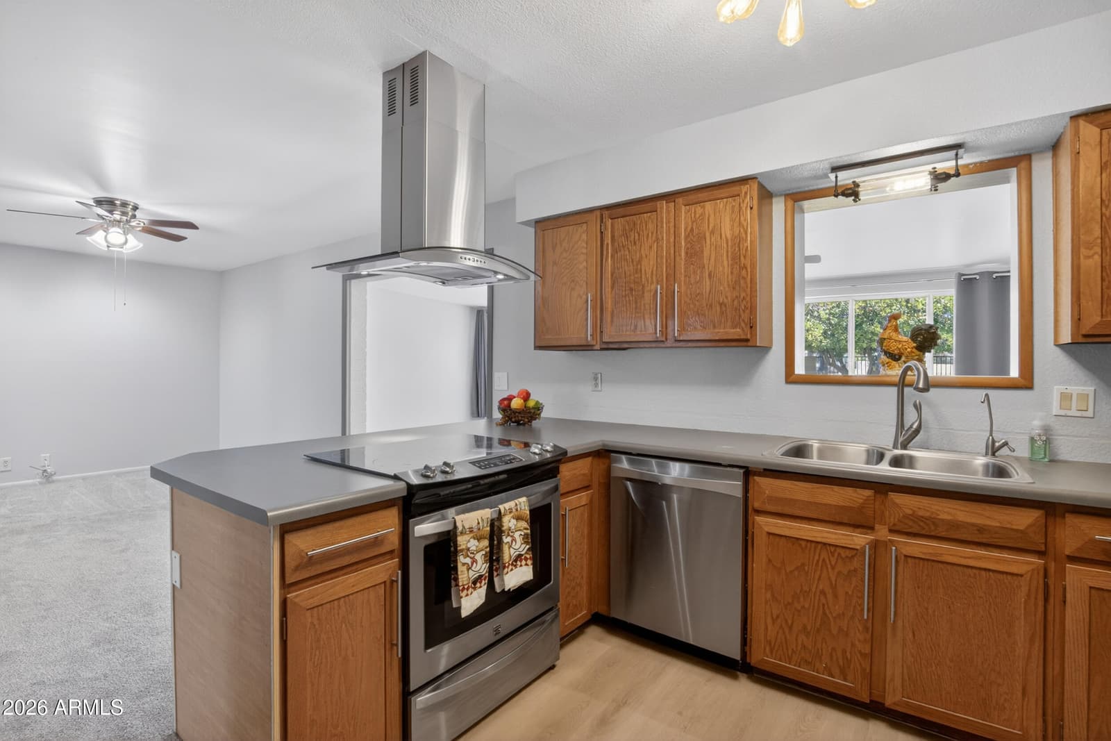 701 S CLEARVIEW Avenue, Mesa, AZ 85208 — photo 10 of 38