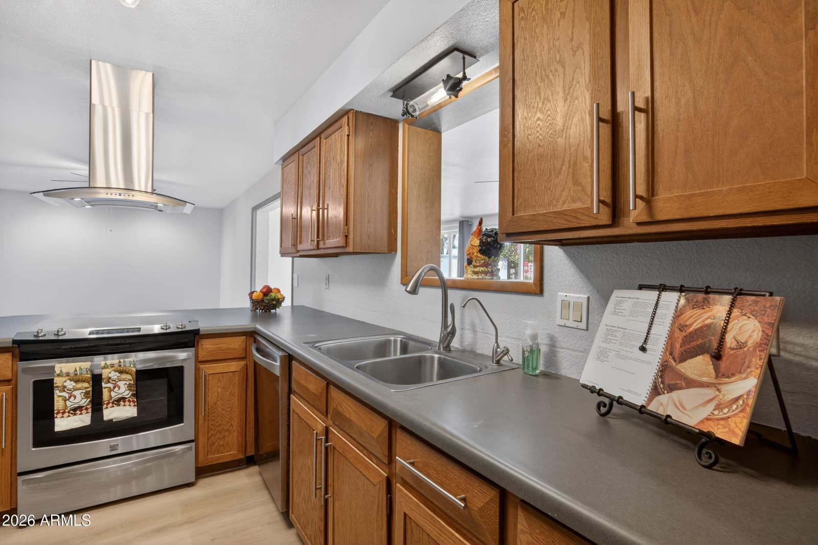 701 S CLEARVIEW Avenue, Mesa, AZ 85208 — photo 12 of 38