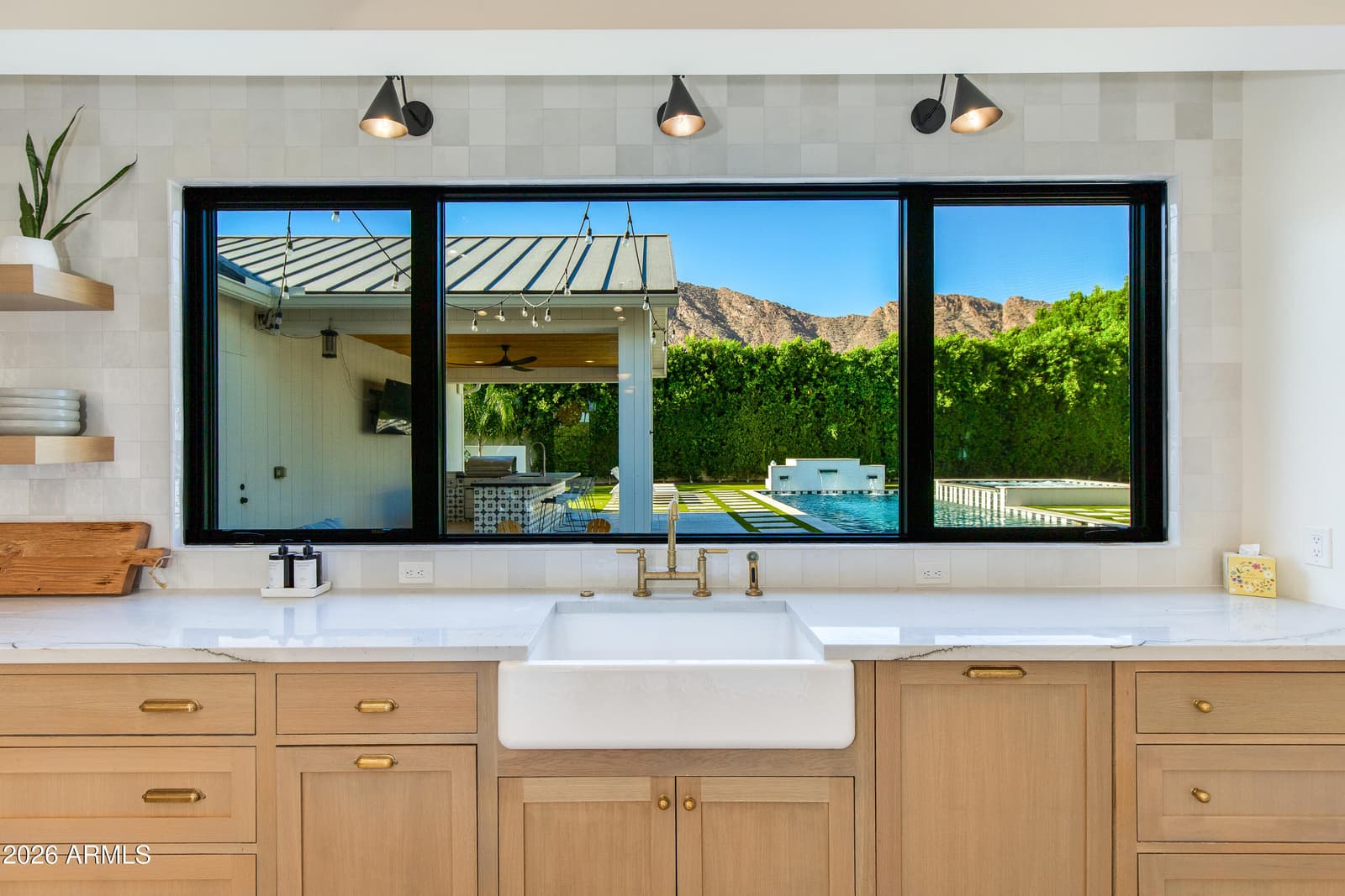 5502 E MARIPOSA Street, Phoenix, AZ 85018 — photo 10 of 41