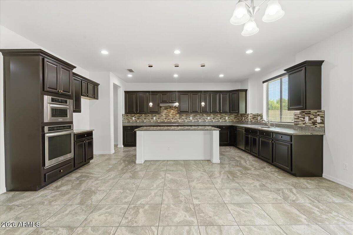 1471 E FLAMINGO Way, Gilbert, AZ 85297 — photo 9 of 42