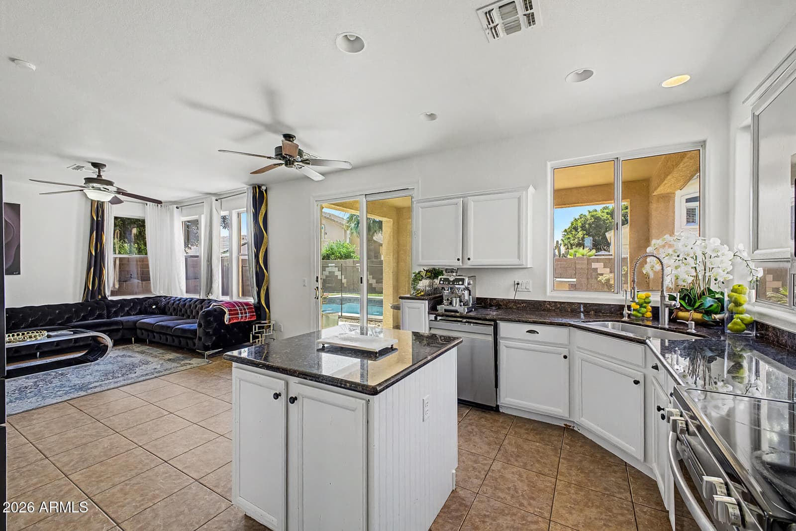 7015 W BLACKHAWK Drive, Glendale, AZ 85308 — photo 12 of 34