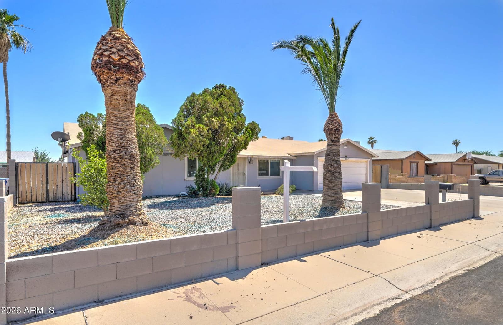 7937 W MEADOWBROOK Avenue, Phoenix, AZ 85033 — photo 2 of 29