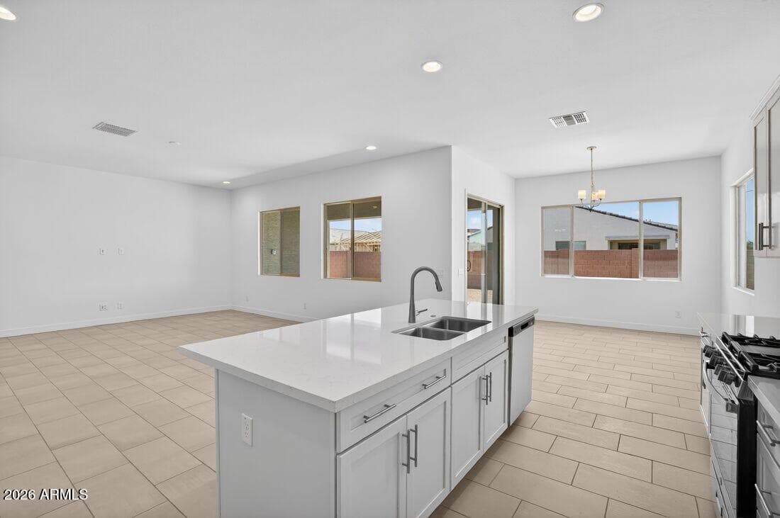 8855 W OREGON Avenue, Glendale, AZ 85305 — photo 8 of 67