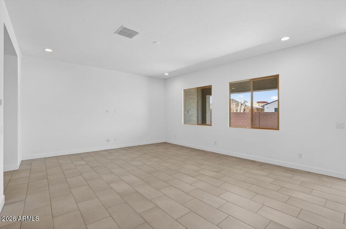 8855 W OREGON Avenue, Glendale, AZ 85305 — photo 11 of 67