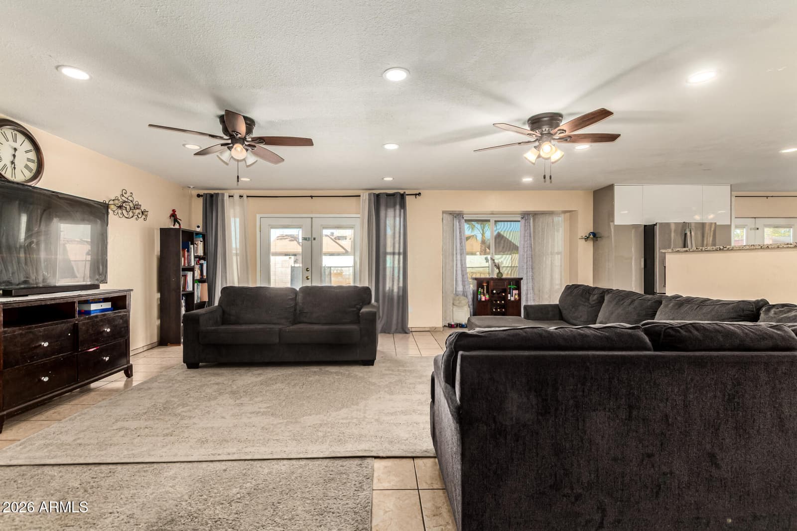 2 E MURIEL Drive, Phoenix, AZ 85022 — photo 8 of 34