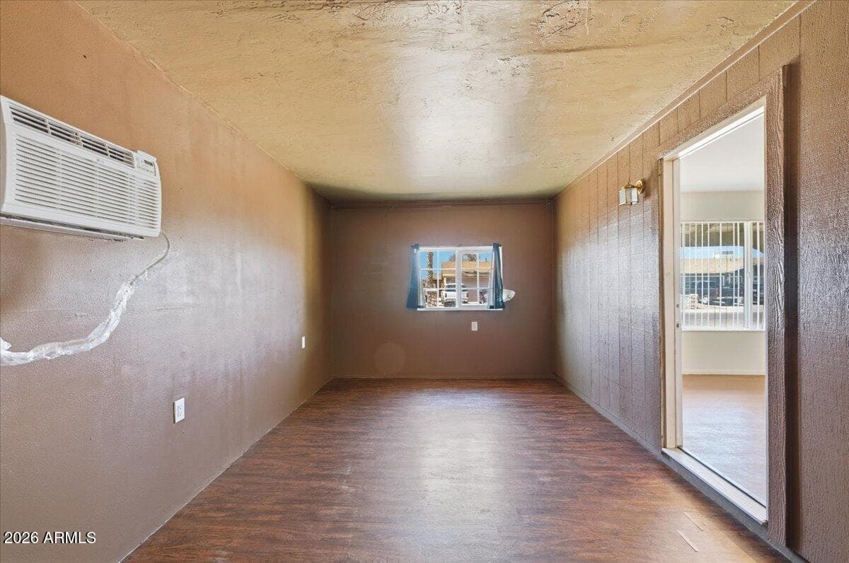 5407 W MONTE VISTA Road, Phoenix, AZ 85035 — photo 24 of 51