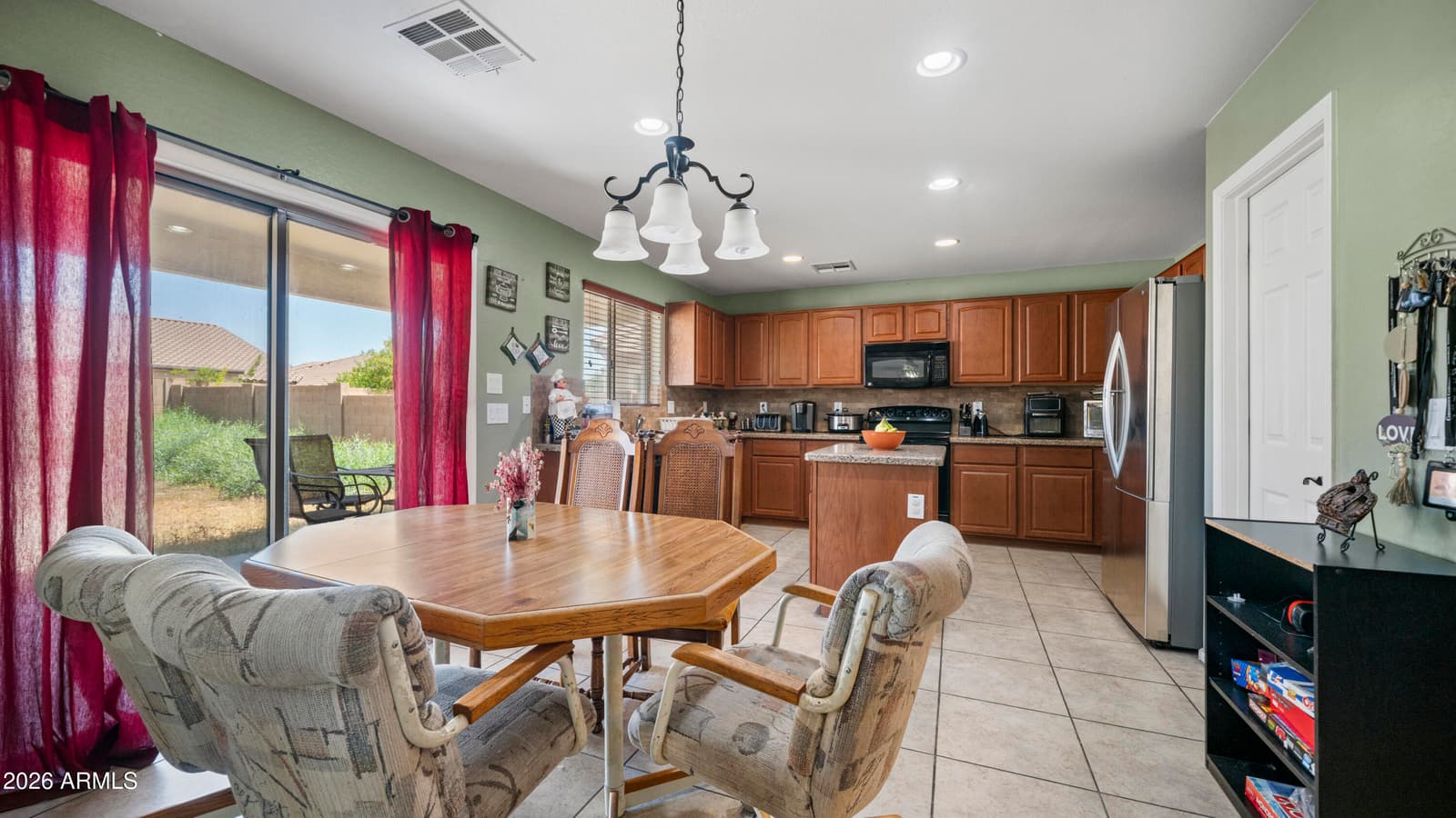 18182 W DESERT Lane, Surprise, AZ 85388 — photo 7 of 27