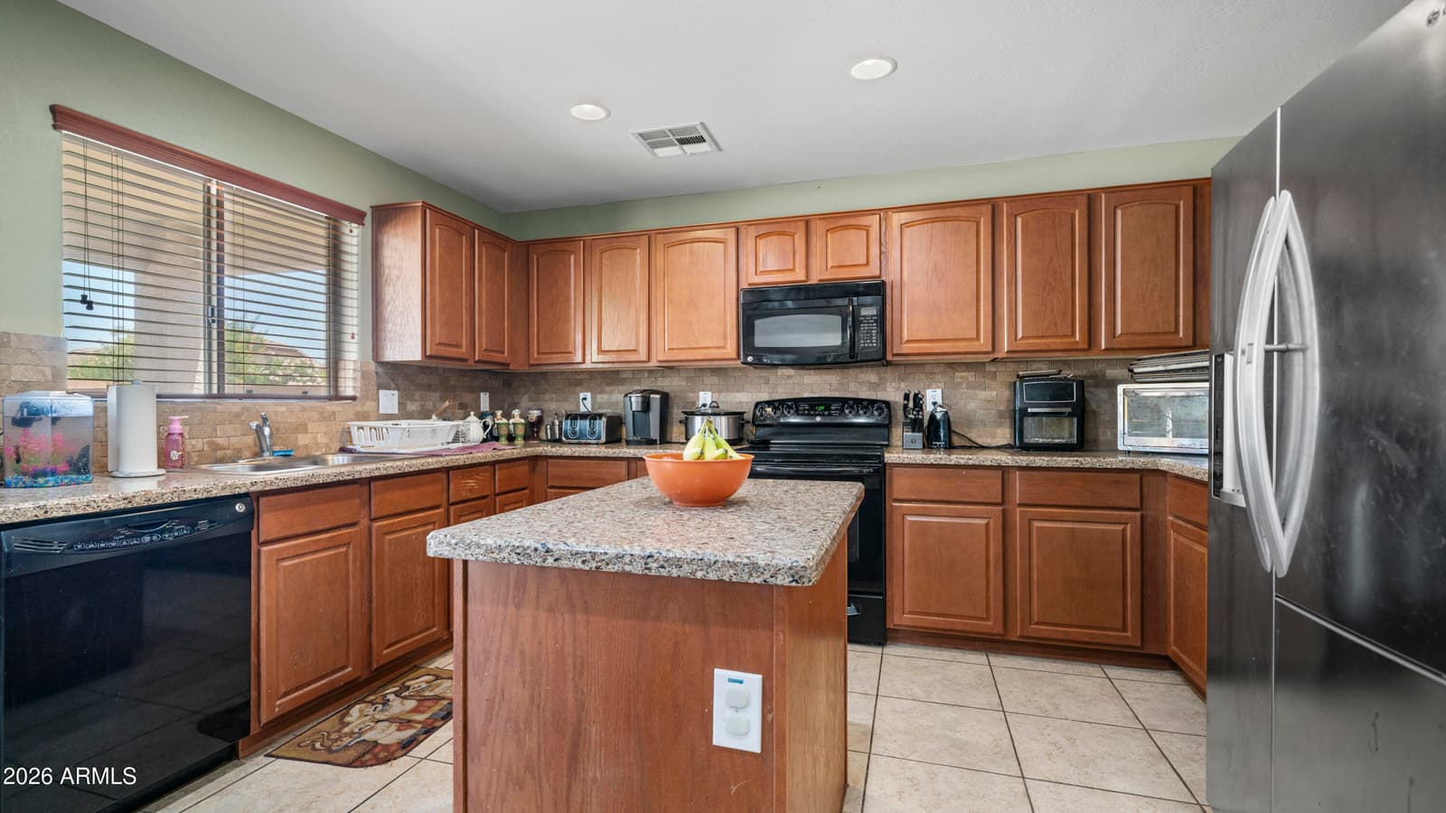 18182 W DESERT Lane, Surprise, AZ 85388 — photo 8 of 27