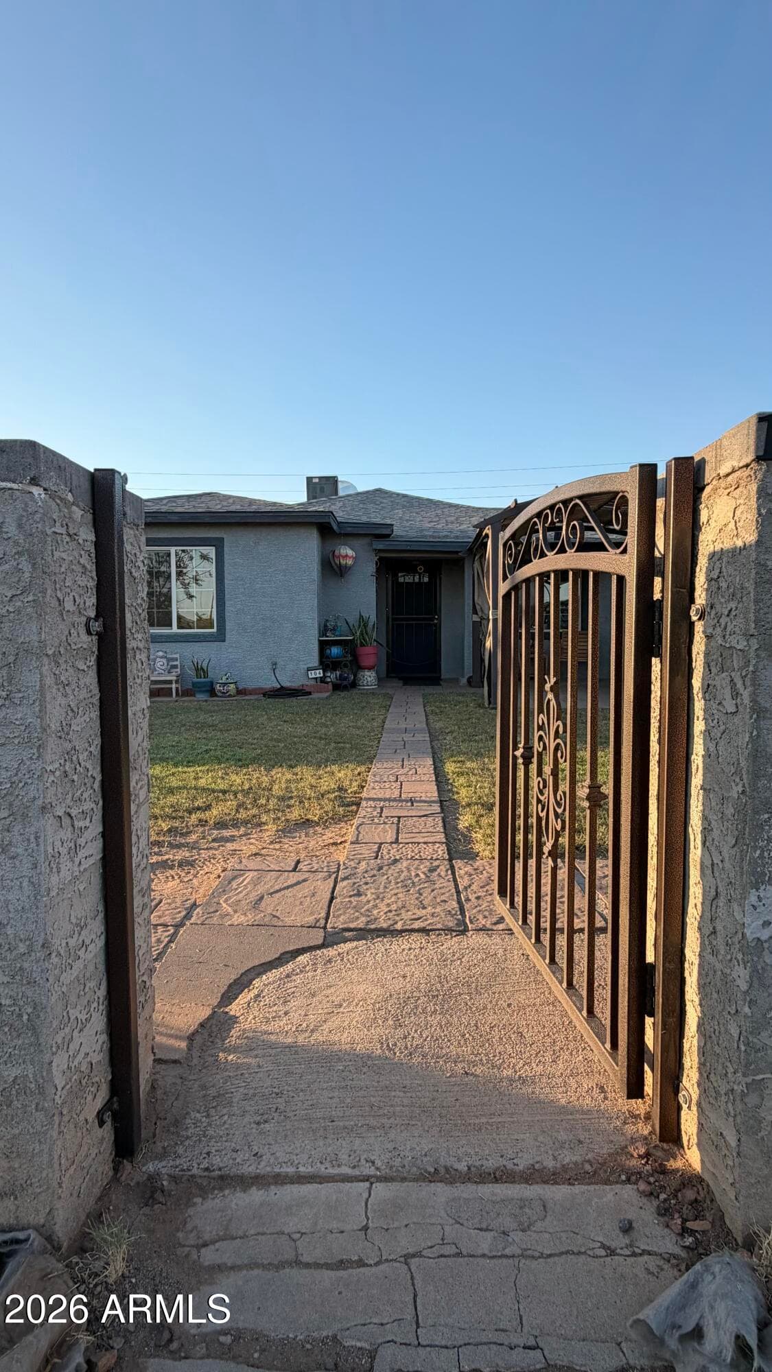 104 W PUEBLO Avenue, Phoenix, AZ 85041 — photo 5 of 30