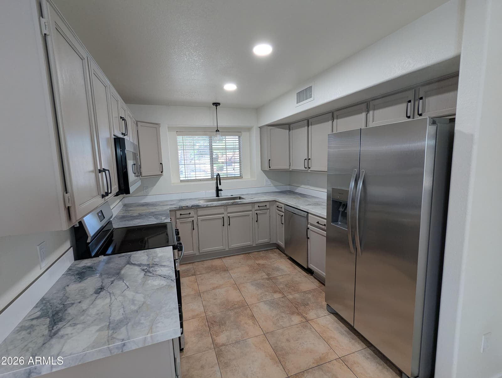 8034 W PARADISE Drive, Peoria, AZ 85345 — photo 3 of 30