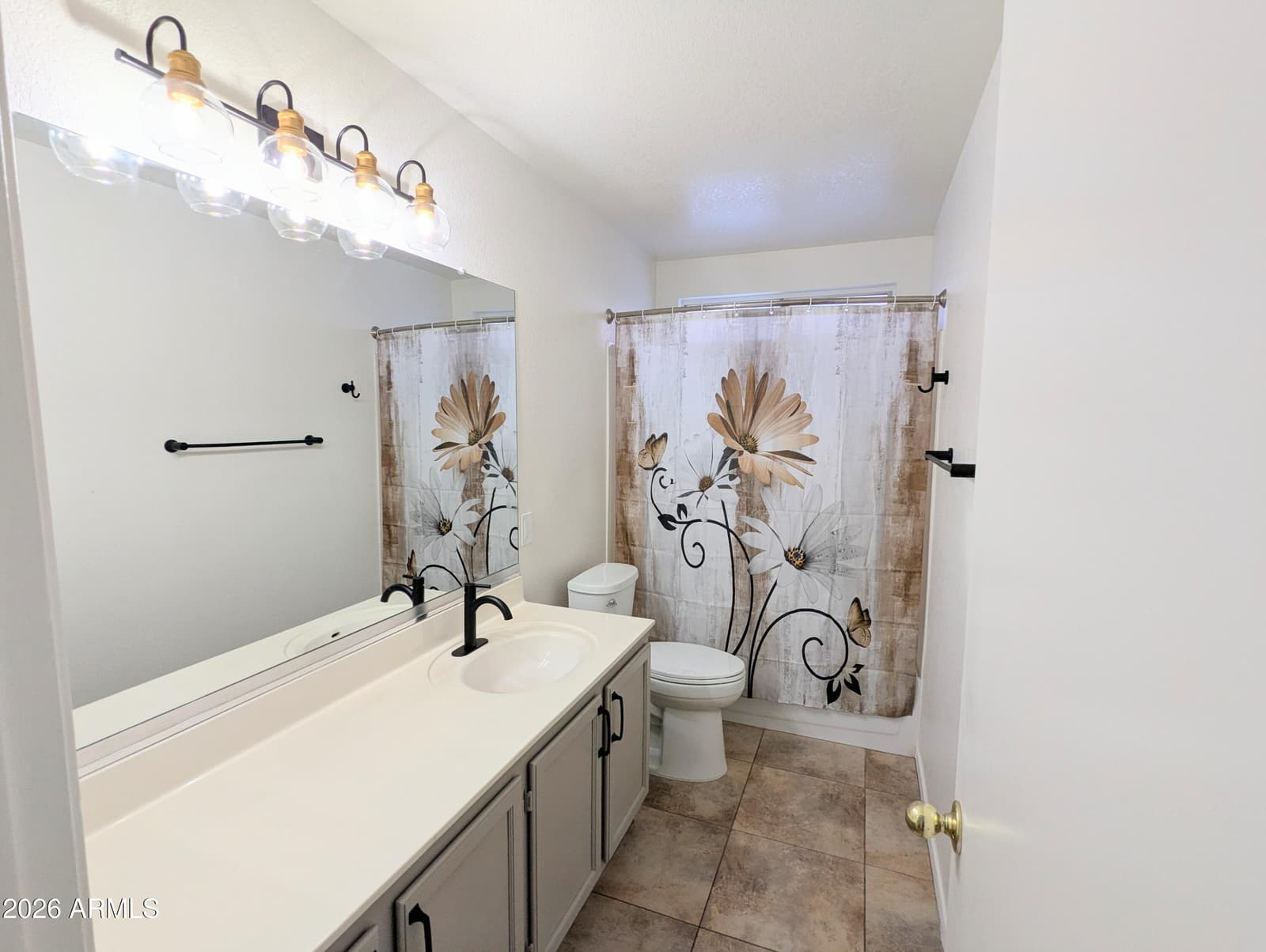 8034 W PARADISE Drive, Peoria, AZ 85345 — photo 9 of 30