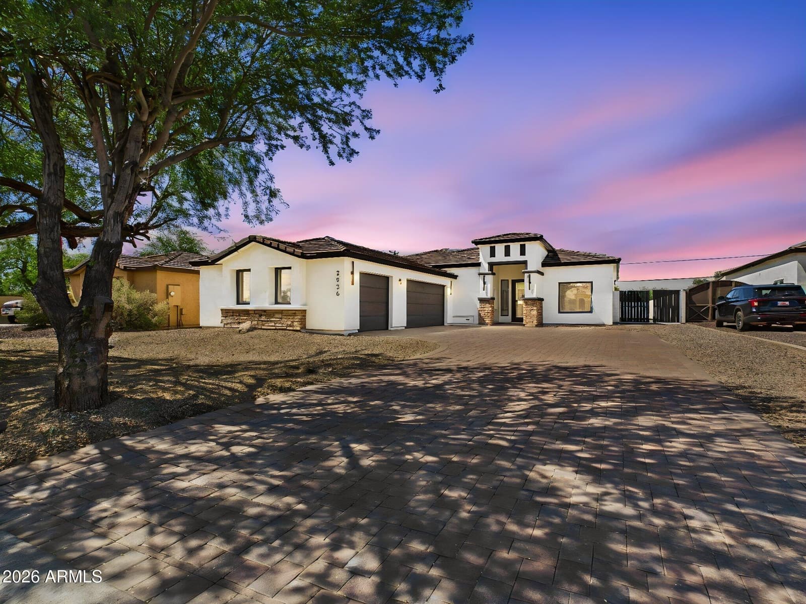 2926 E HARTFORD Avenue, Phoenix, AZ 85032 — photo 1 of 81