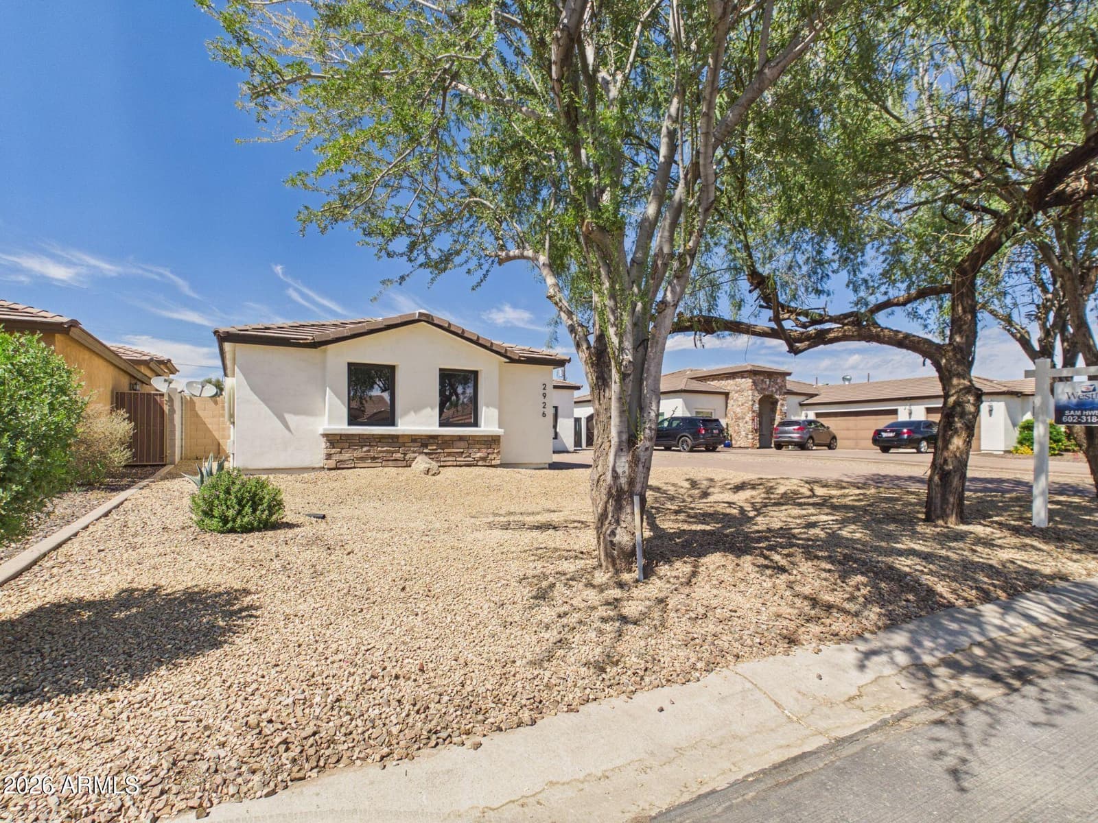 2926 E HARTFORD Avenue, Phoenix, AZ 85032 — photo 5 of 81