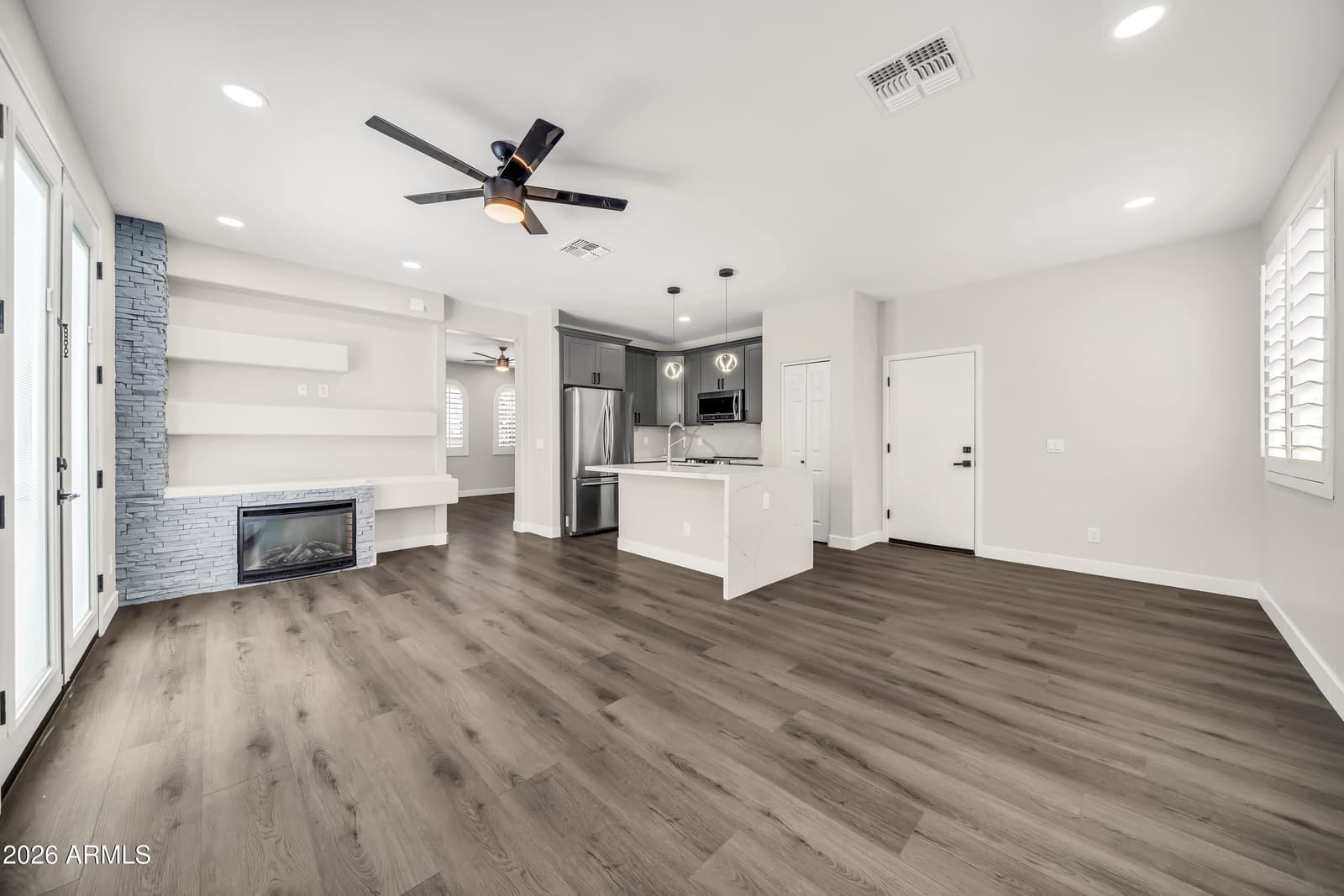 3031 S 101ST Drive, Tolleson, AZ 85353 — photo 9 of 43