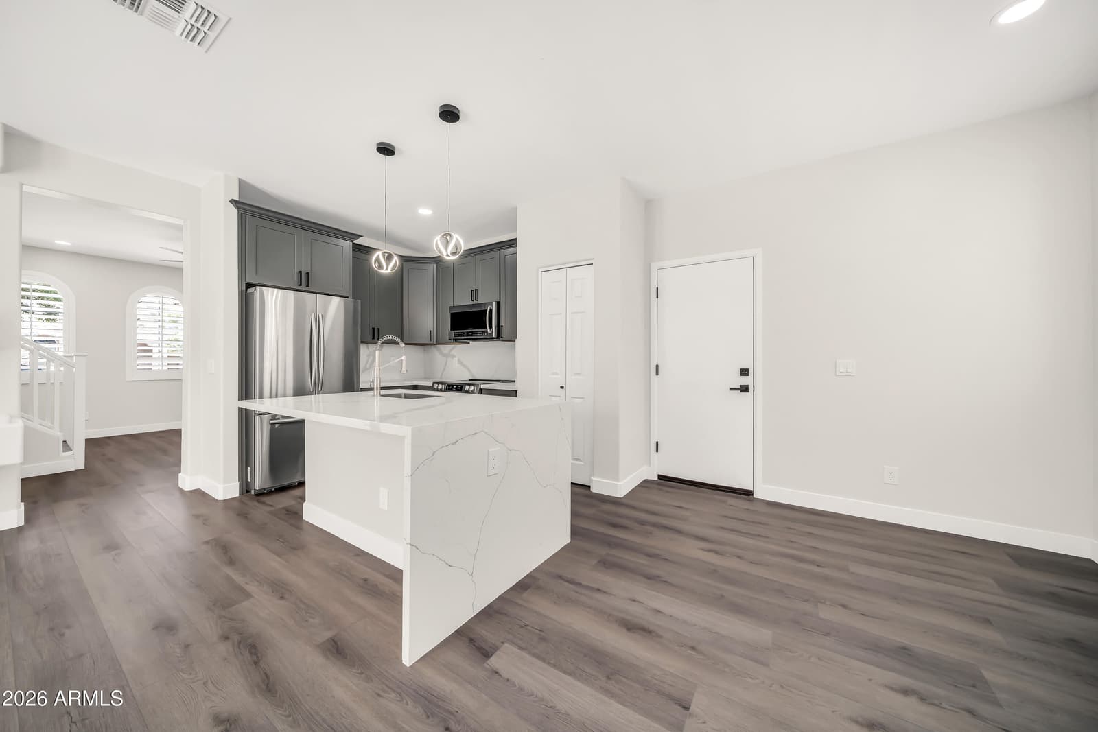 3031 S 101ST Drive, Tolleson, AZ 85353 — photo 6 of 43