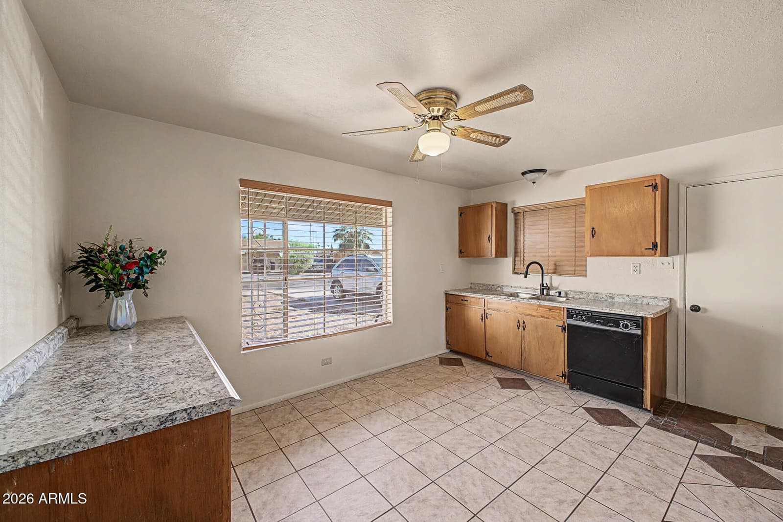 924 E GRANADA Avenue, Apache Junction, AZ 85119 — photo 19 of 21
