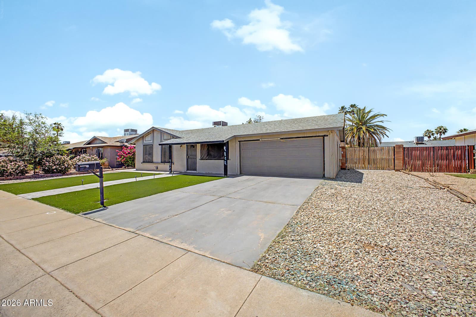 9822 N 47TH Drive, Glendale, AZ 85302 — photo 3 of 28