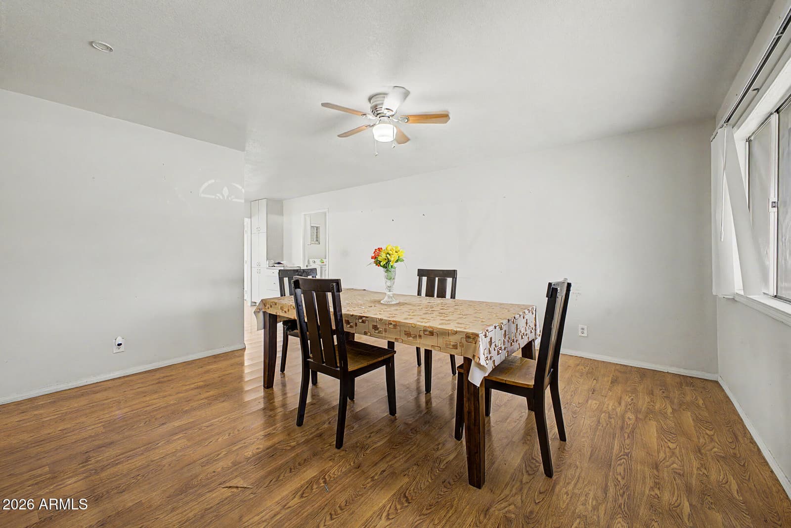 9822 N 47TH Drive, Glendale, AZ 85302 — photo 4 of 28
