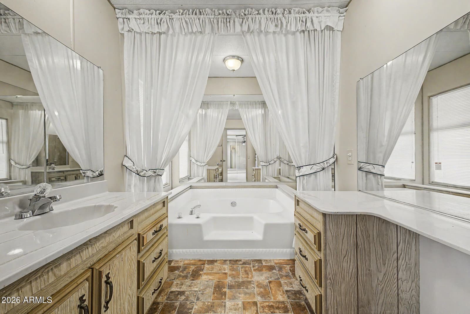2650 W UNION HILLS Drive 319, Phoenix, AZ 85027 — photo 13 of 29