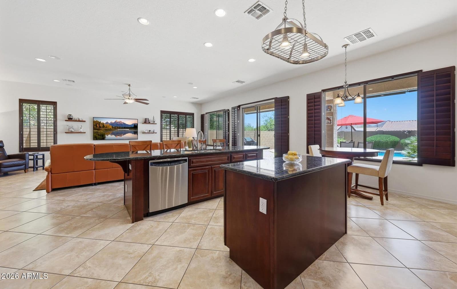 1513 W BRAMBLE BERRY Lane, Phoenix, AZ 85085 — photo 14 of 60