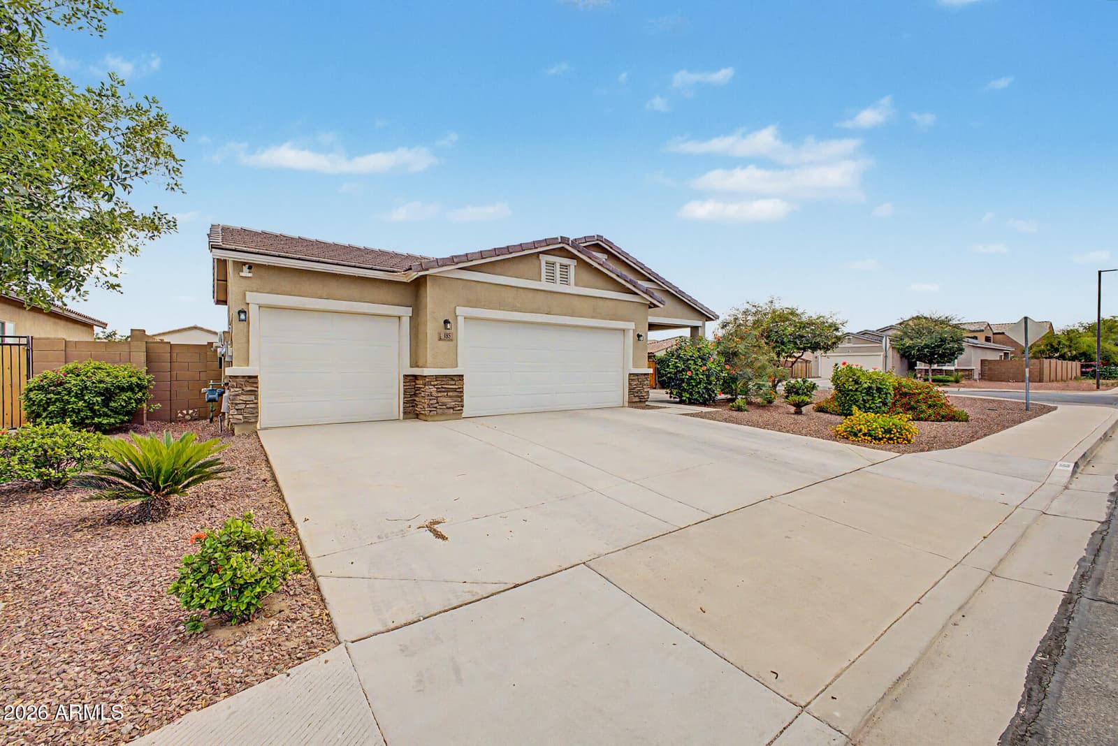 185 W JAMAICA Place, Casa Grande, AZ 85122 — photo 2 of 48
