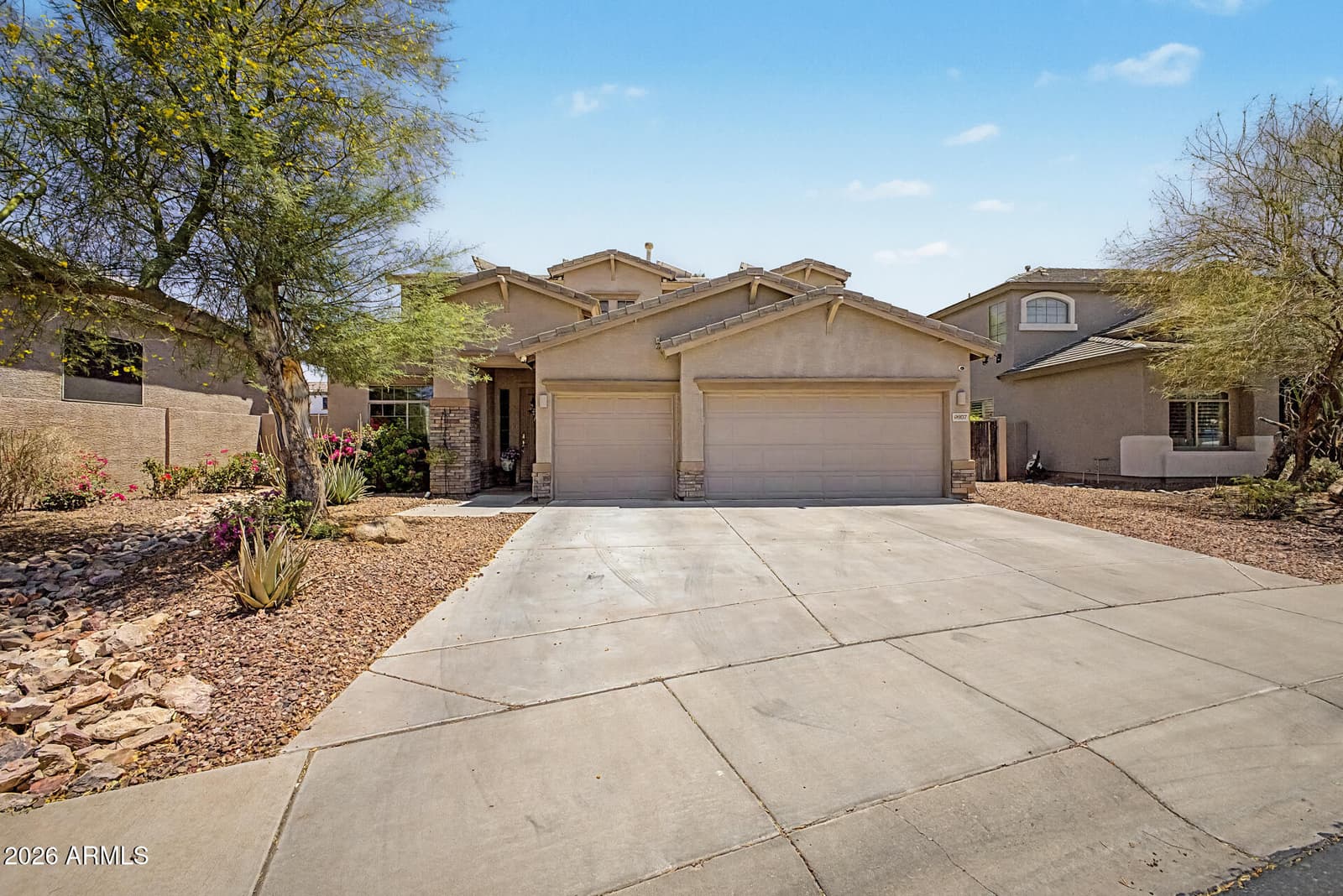 9807 S 43RD Lane, Laveen, AZ 85339 — photo 6 of 35