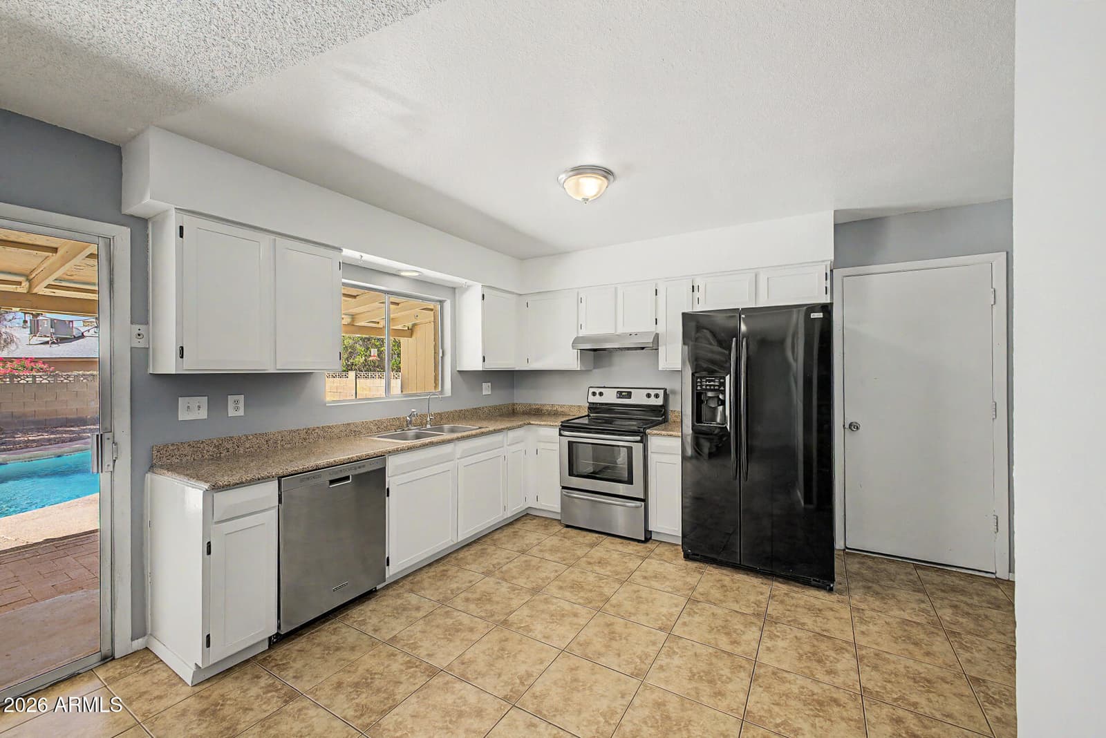 4519 W GARDENIA Avenue, Glendale, AZ 85301 — photo 9 of 22