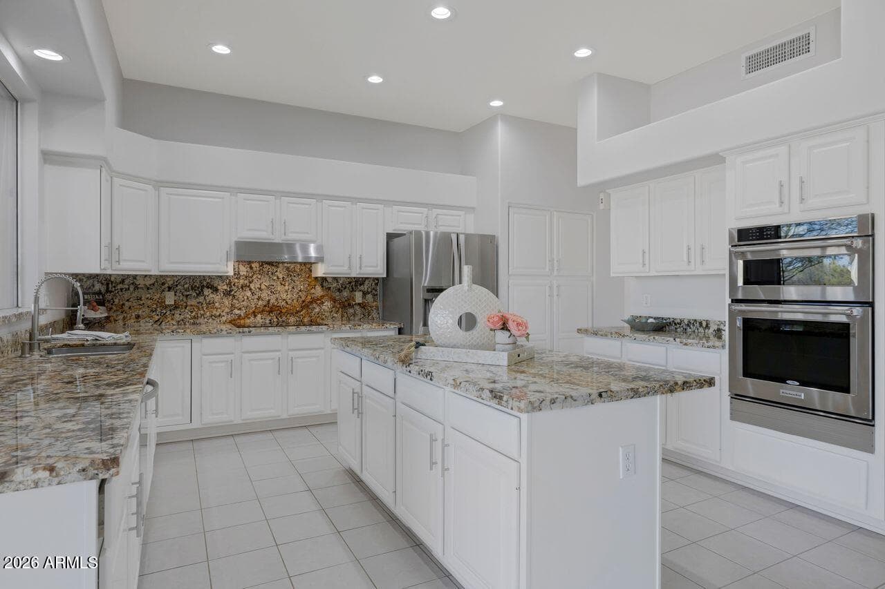 4703 E CHAPAROSA Way, Cave Creek, AZ 85331 — photo 5 of 47
