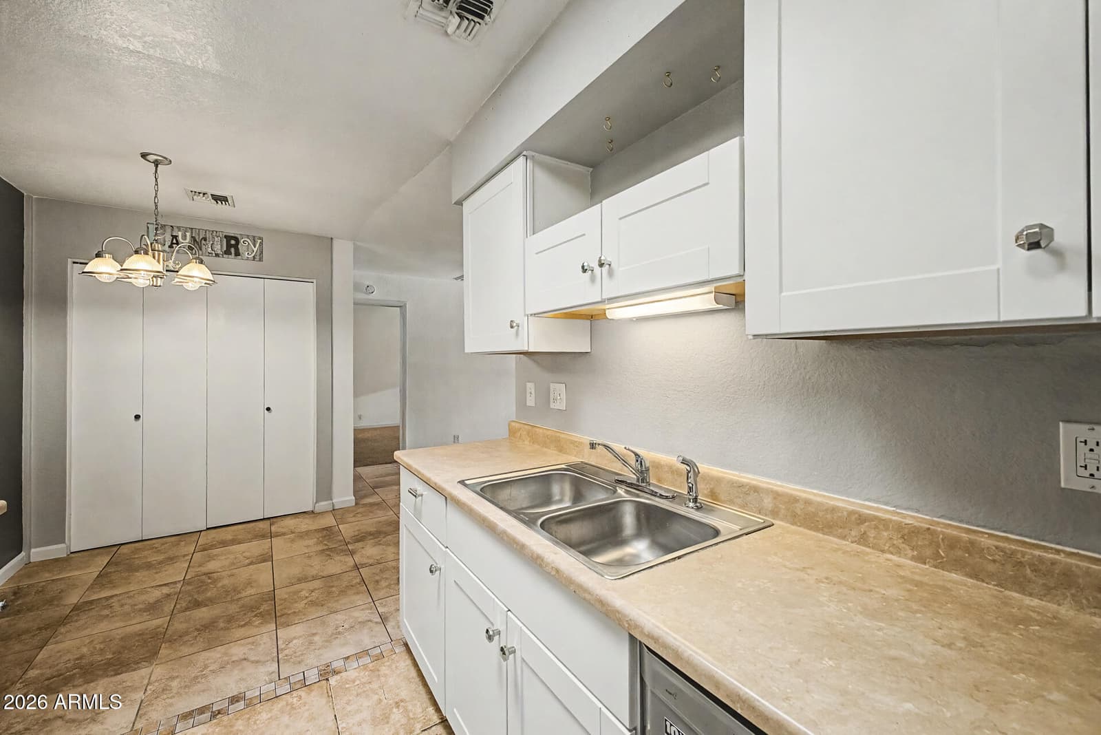 408 W PONTIAC Drive 6, Phoenix, AZ 85027 — photo 13 of 27