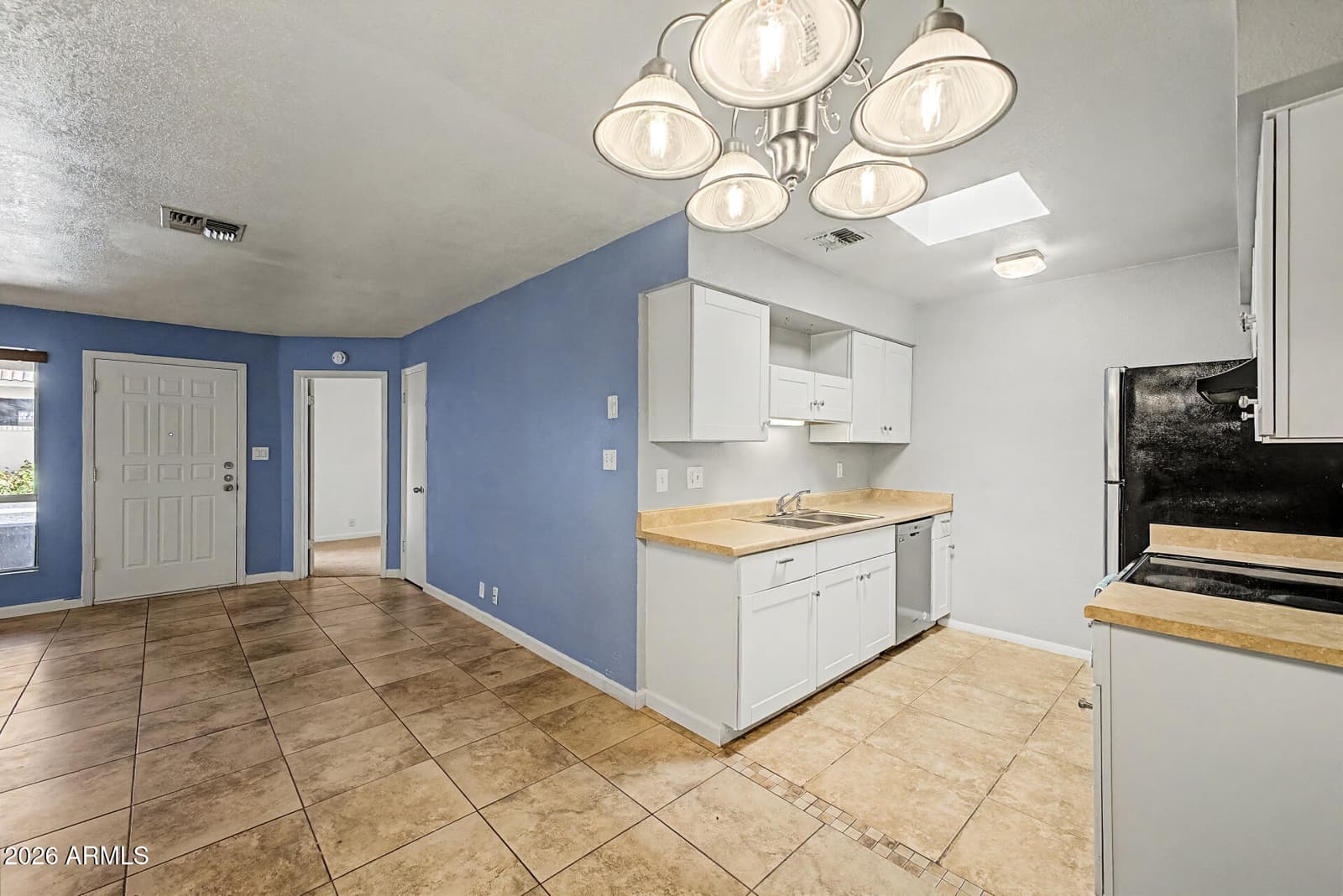 408 W PONTIAC Drive 6, Phoenix, AZ 85027 — photo 10 of 27