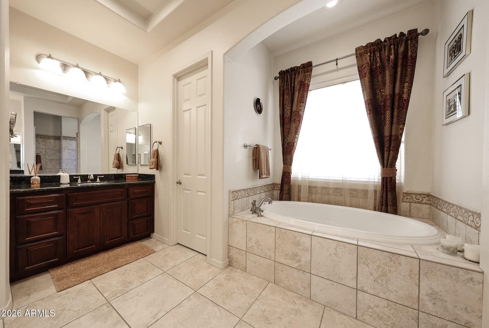 1513 W BRAMBLE BERRY Lane, Phoenix, AZ 85085 — photo 25 of 60