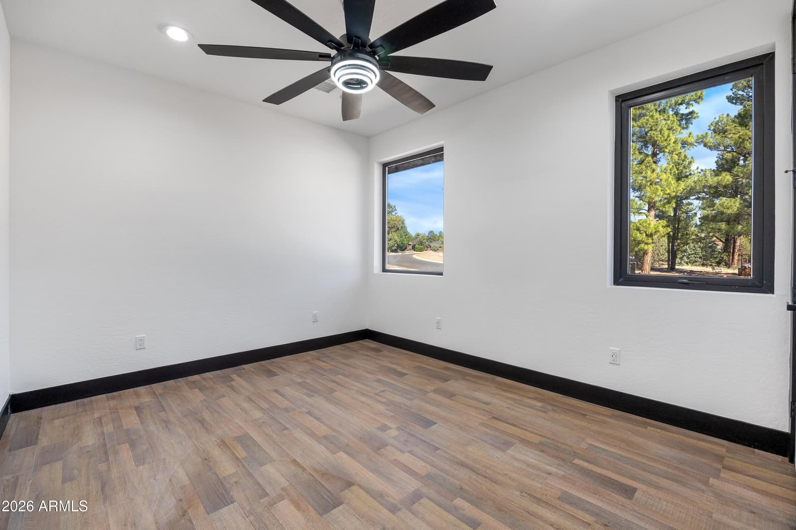 2701 W VILLA Loop, Show Low, AZ 85901 — photo 9 of 29