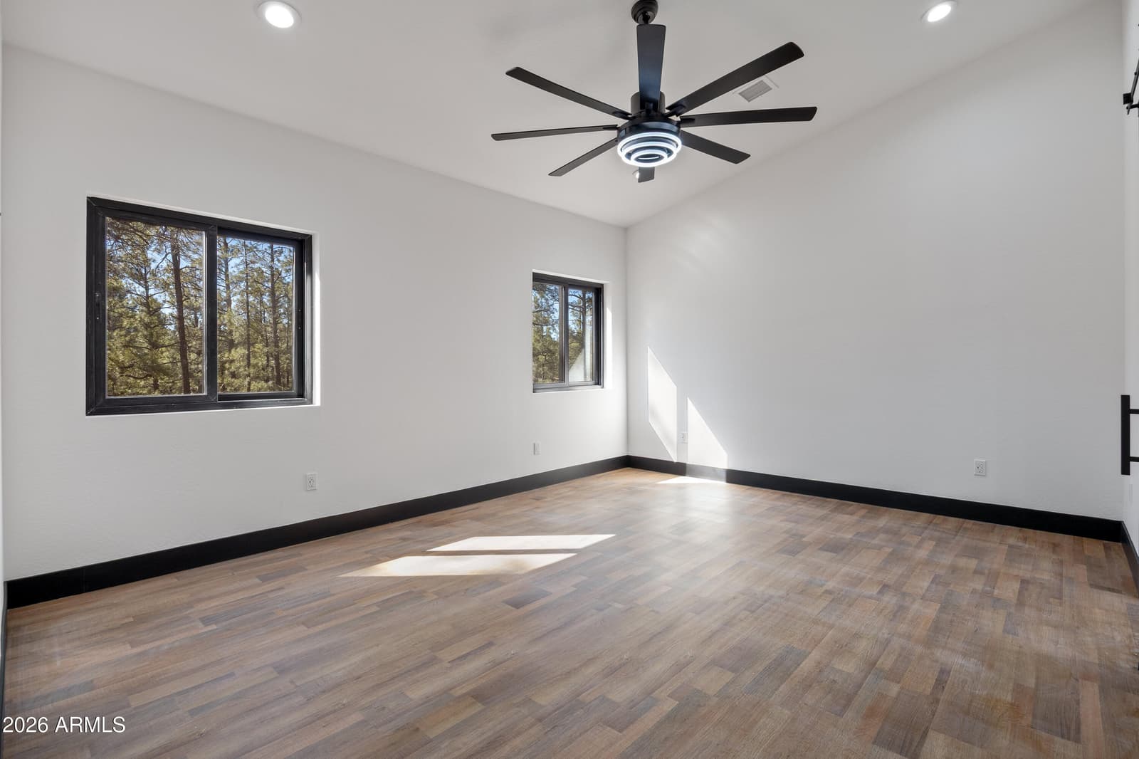 2701 W VILLA Loop, Show Low, AZ 85901 — photo 11 of 29