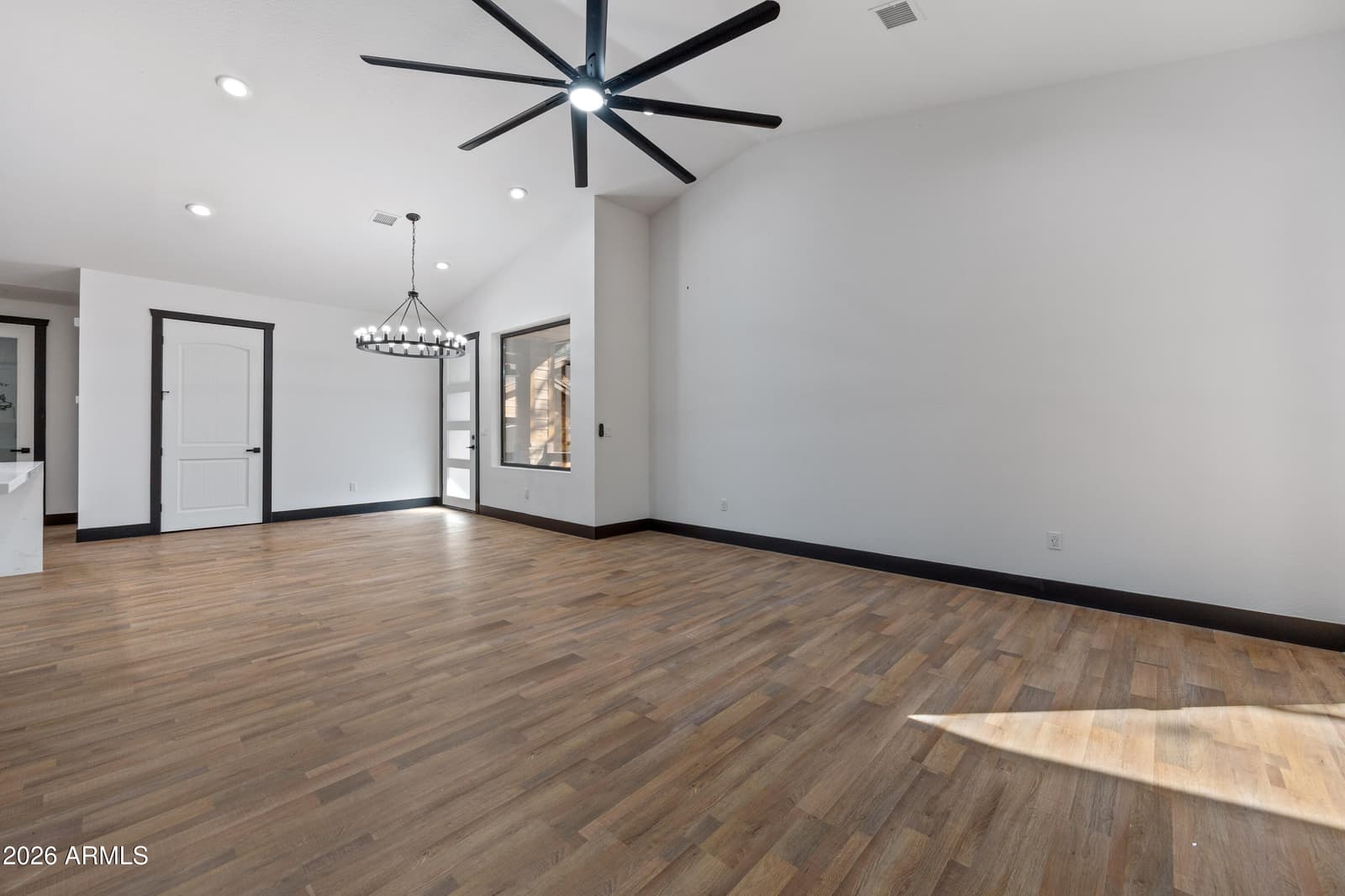 2701 W VILLA Loop, Show Low, AZ 85901 — photo 3 of 29