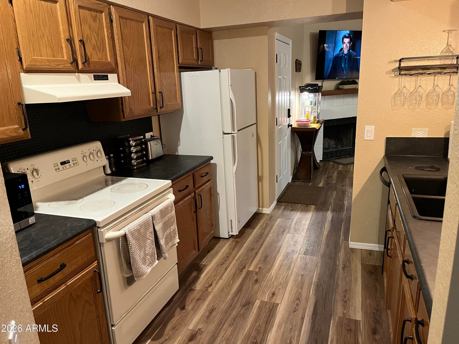 111 E Oak Avenue 27, Flagstaff, AZ 86001 — photo 8 of 35