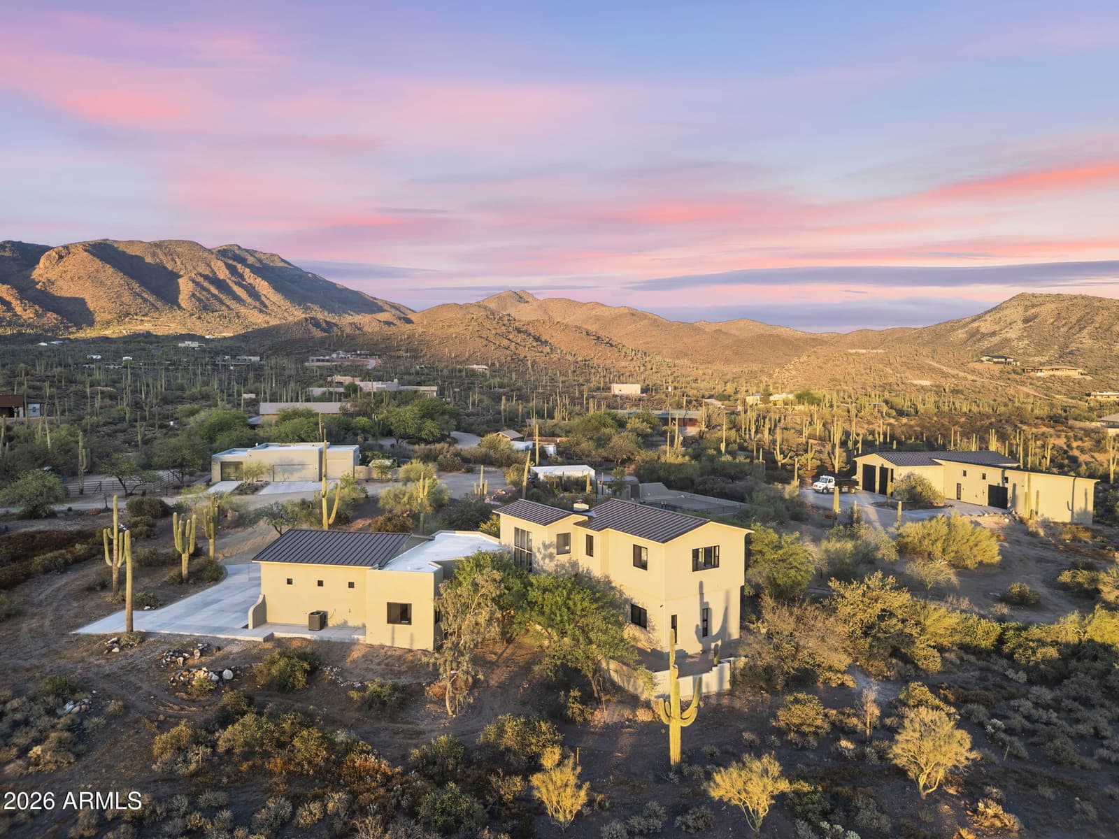 42327 N SIERRA VISTA Road, Cave Creek, AZ 85331 — photo 5 of 41