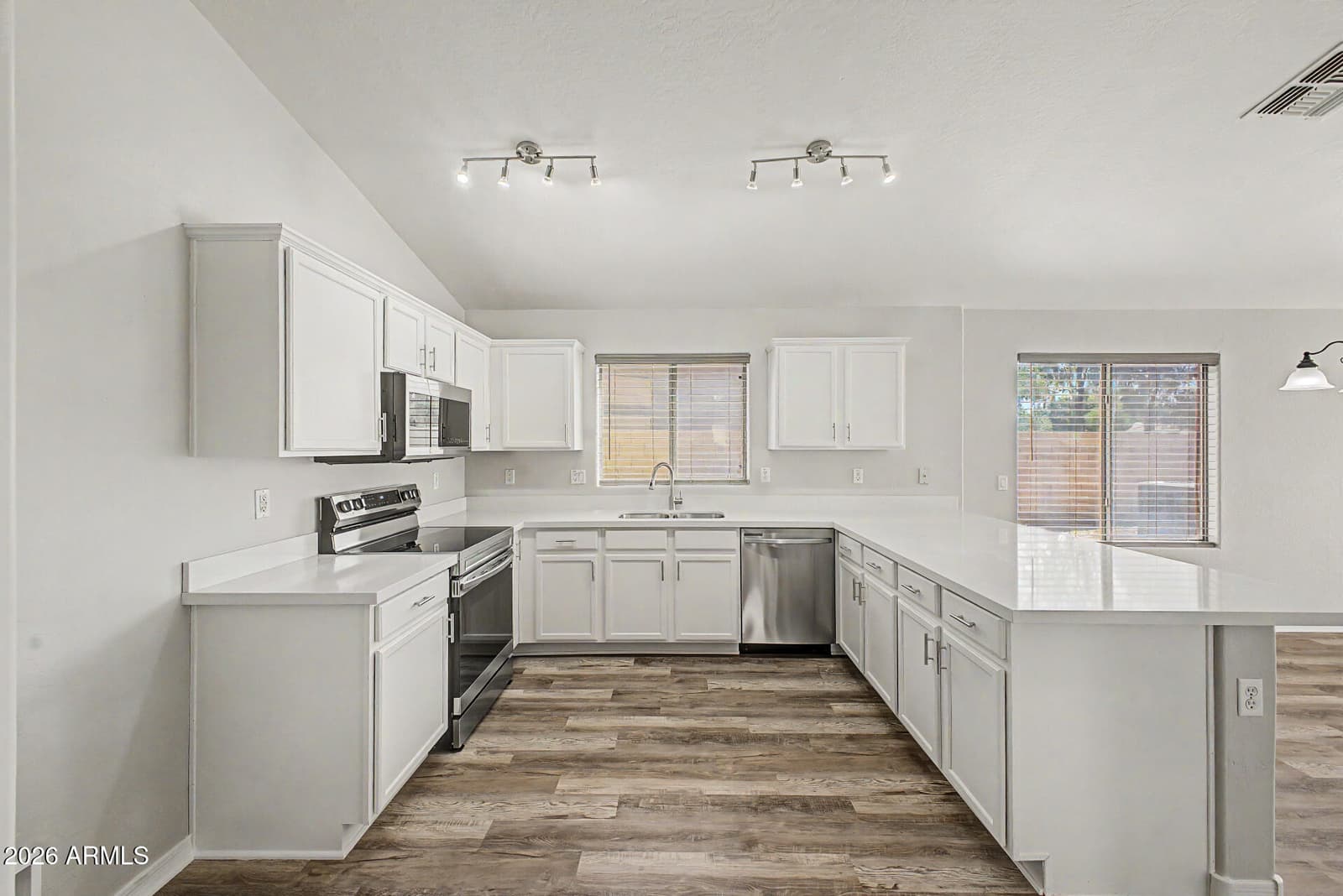 33876 N WINDMILL Run, San Tan Valley, AZ 85144 — photo 4 of 20