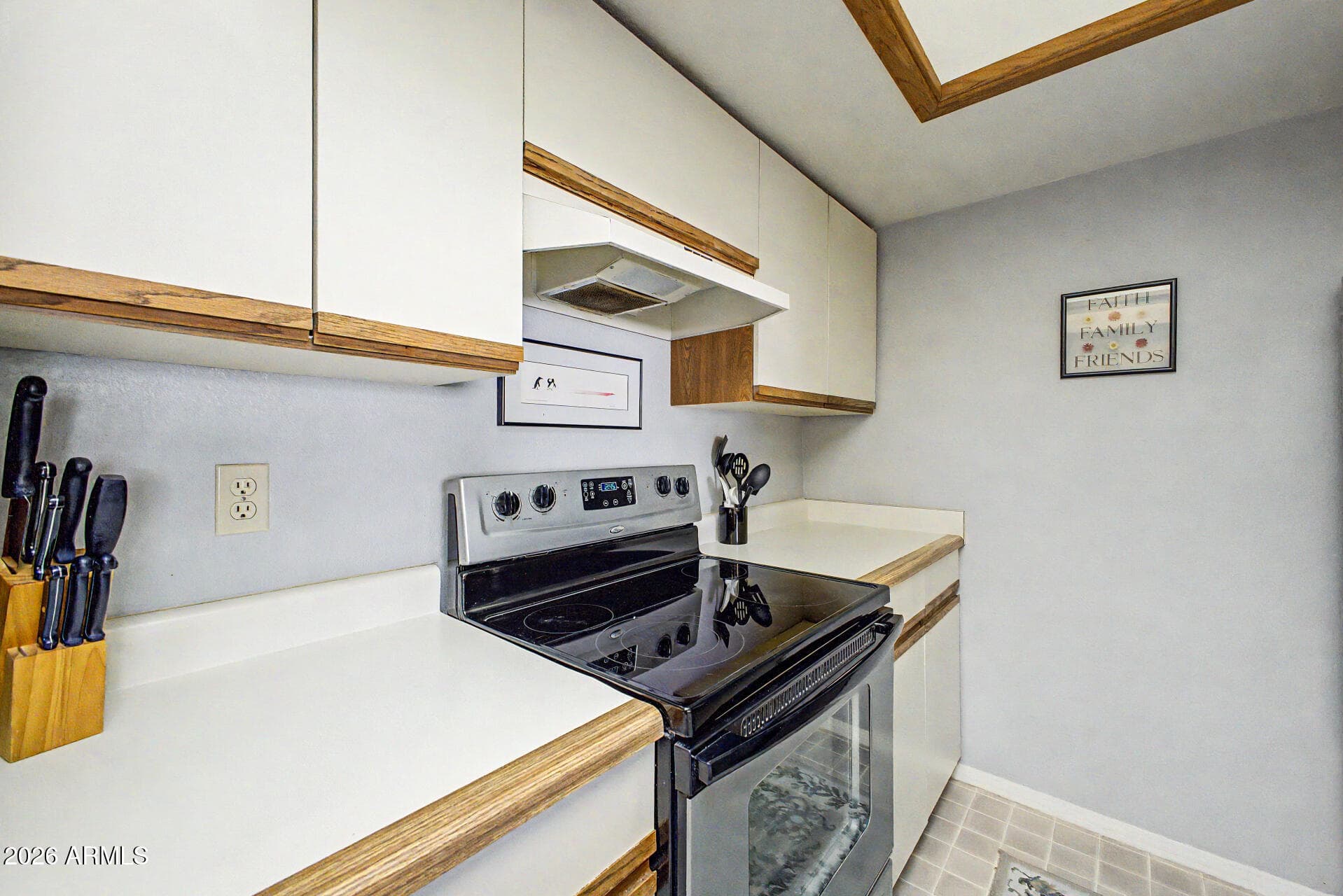 10410 N CAVE CREEK Road 2210, Phoenix, AZ 85020 — photo 10 of 33