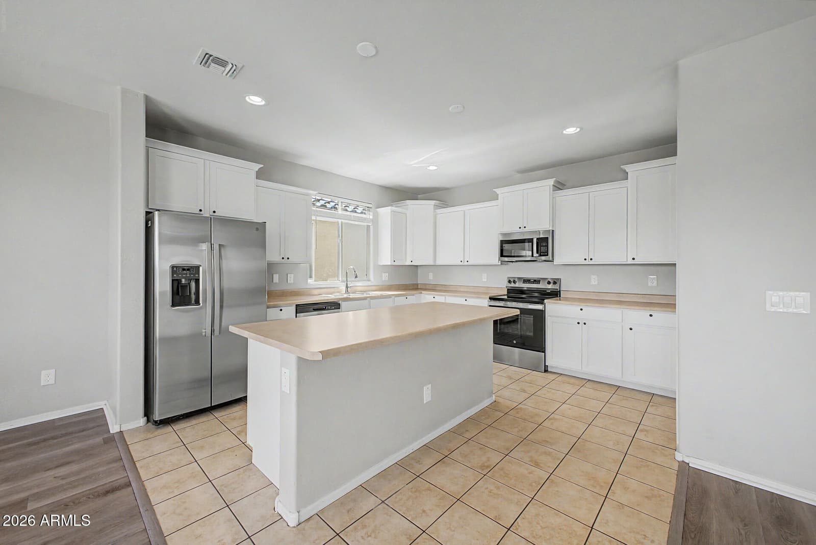 10555 W CROWN KING Road, Tolleson, AZ 85353 — photo 16 of 64