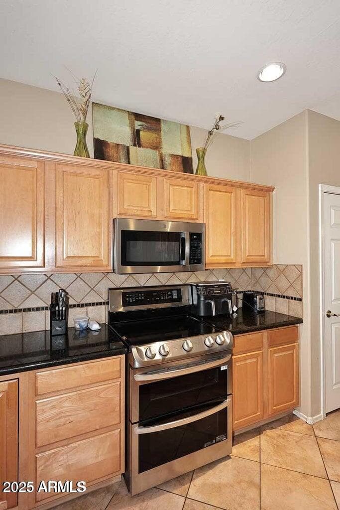 1765 N AGAVE Street, Casa Grande, AZ 85122 — photo 8 of 40