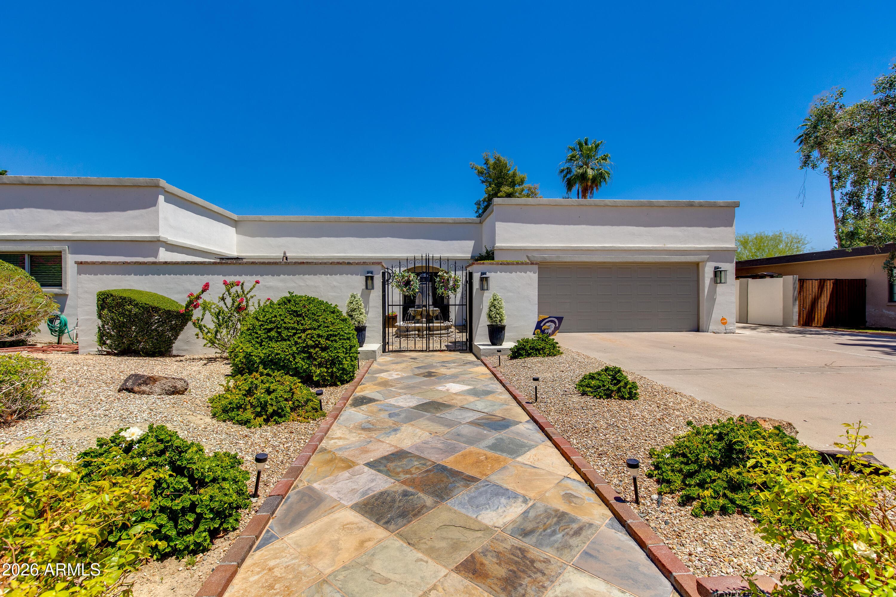 8219 N 3RD Avenue, Phoenix, AZ 85021 — photo 3 of 52