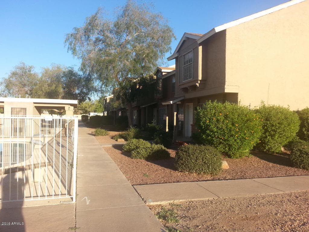 5813 N 59TH Drive, Glendale, AZ 85301 — photo 2 of 12