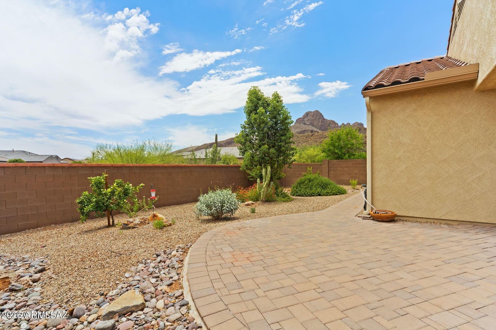 8464 N VAN CLEEVE Lane, Tucson, AZ 85743 — photo 3 of 40